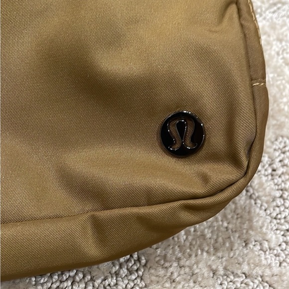 LULULEMON belt bag - Picture 3 of 6